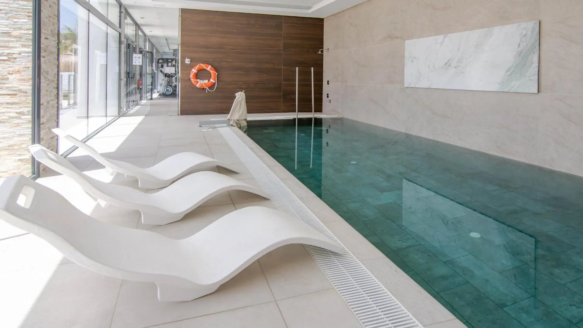 Cah - Large Terrace, Indoor Pool And Gym Apartment Marbella Spain