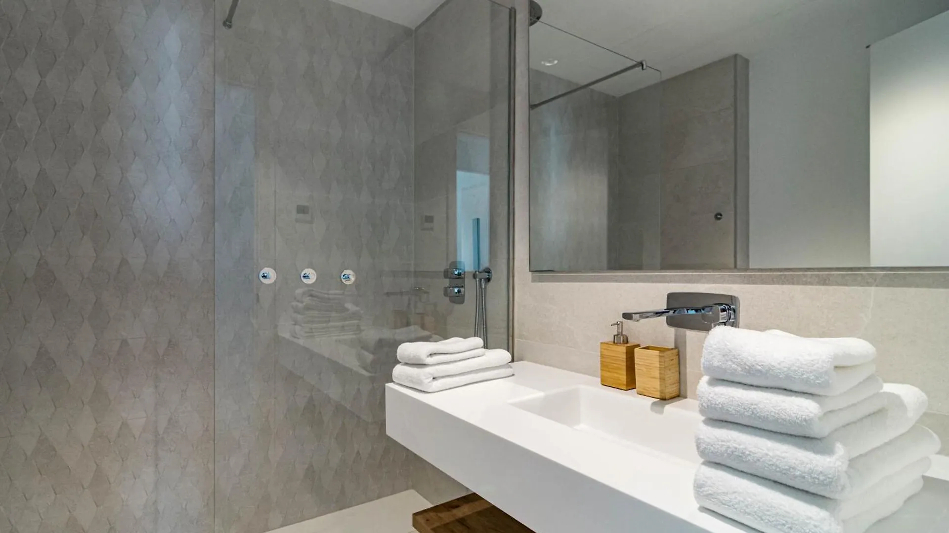 Cah - Large Terrace, Indoor Pool And Gym Apartment Marbella