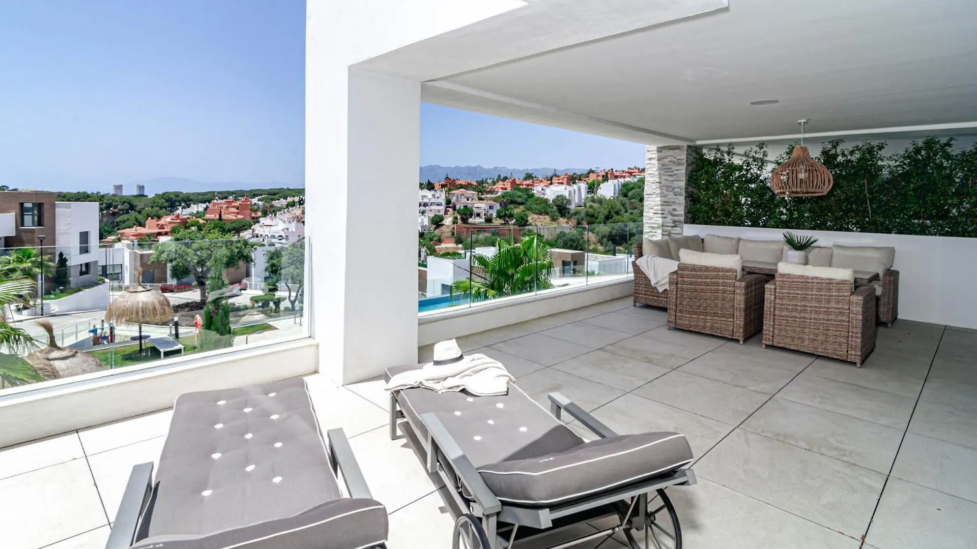 Cah - Large Terrace, Indoor Pool And Gym Apartment Marbella