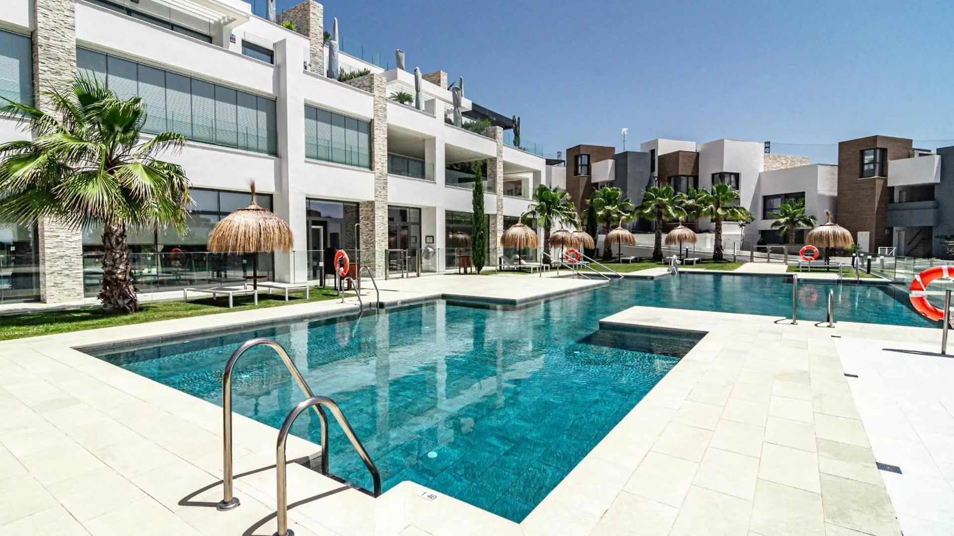 Cah - Large Terrace, Indoor Pool And Gym Apartment Marbella