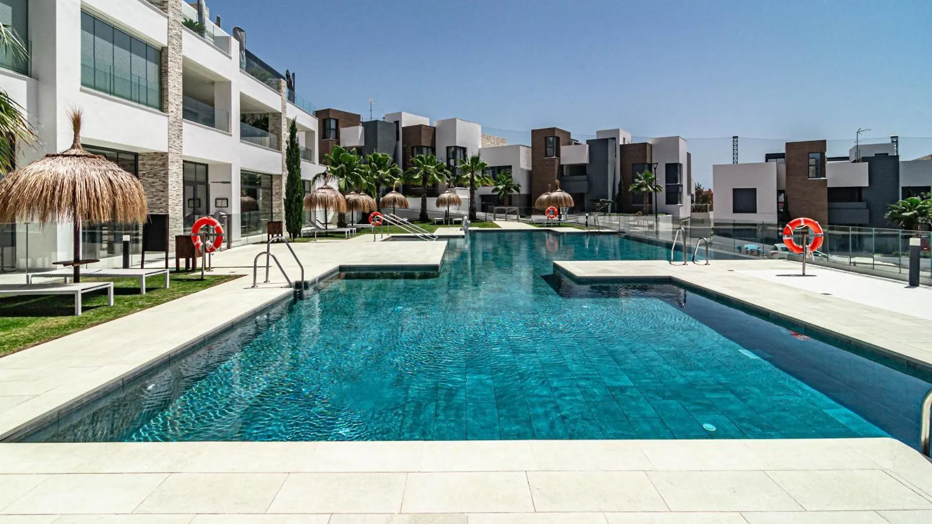 Cah - Large Terrace, Indoor Pool And Gym Apartment Marbella Spain