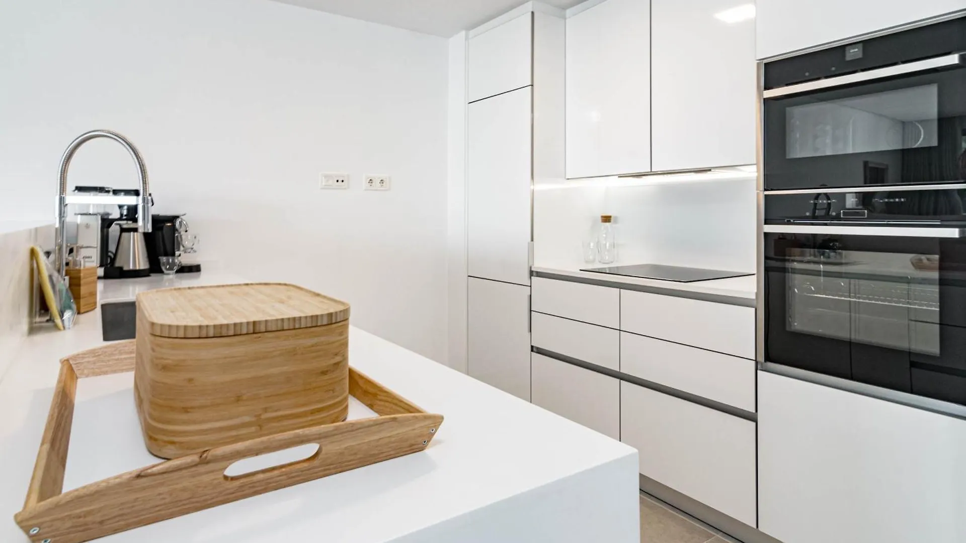 Cah - Large Terrace, Indoor Pool And Gym Apartment Marbella