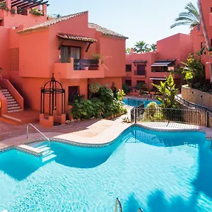 Rentandhomes Luxury Beach Apartment