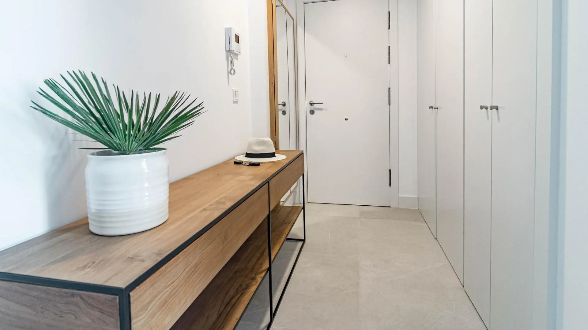 Cah - Large Terrace, Indoor Pool And Gym Apartment Marbella