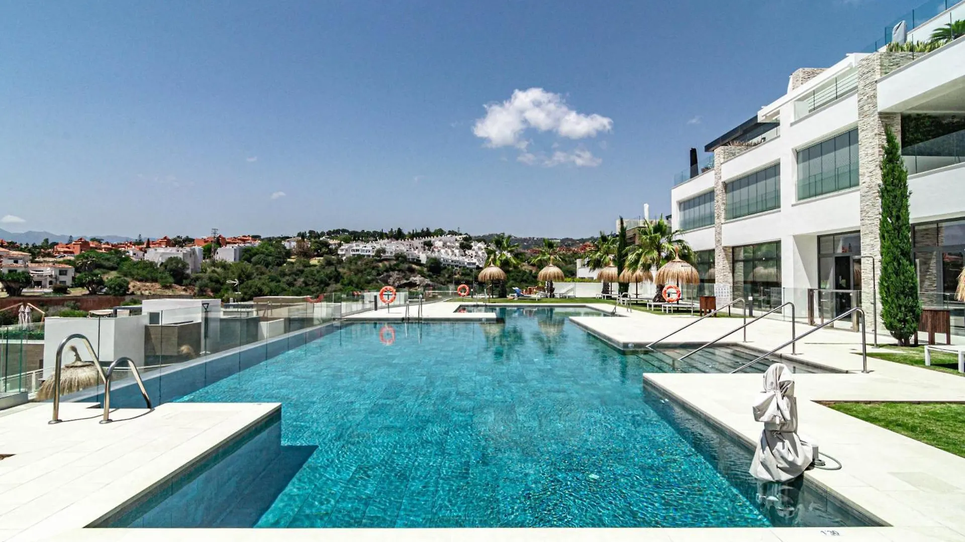 Cah - Large Terrace, Indoor Pool And Gym Apartment Marbella Spain