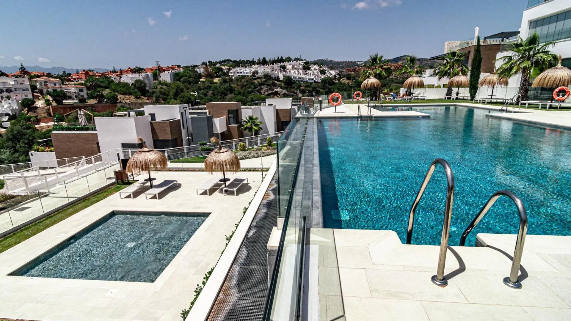 Cah - Large Terrace, Indoor Pool And Gym Apartment Marbella