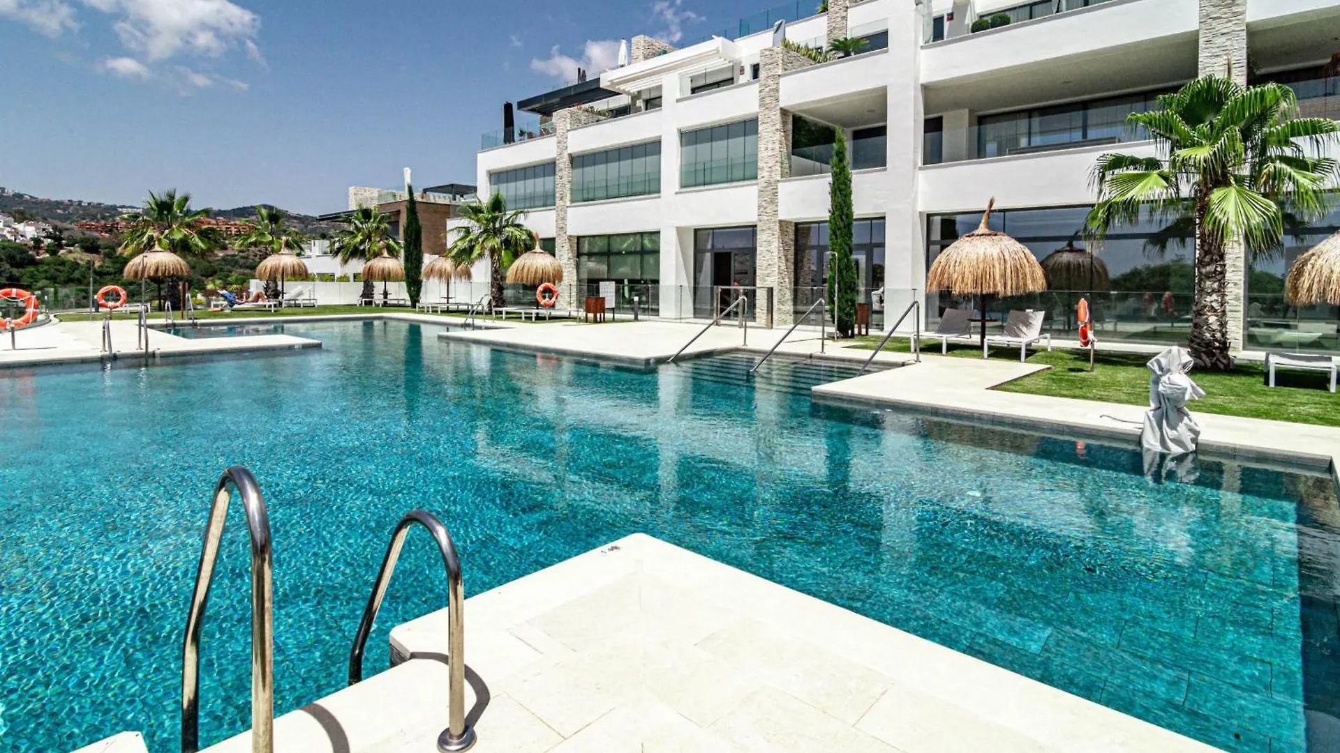 Cah - Large Terrace, Indoor Pool And Gym Apartment Marbella